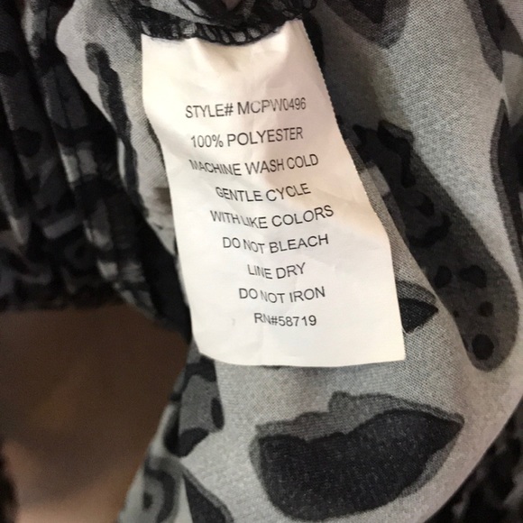 EUC Notations Blouse - Picture 5 of 5